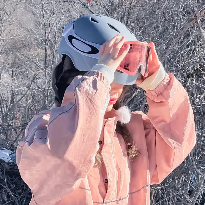 女跳水队员